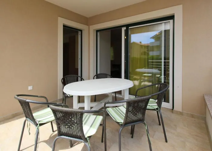 In Mit Eigener Terrasse By Interhome באסקה