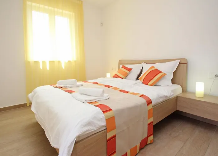 דירה In Mit Eigener Terrasse By Interhome