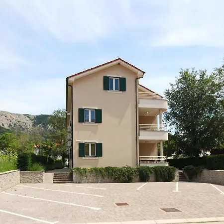 In Mit Eigener Terrasse By Interhome Apartament *
